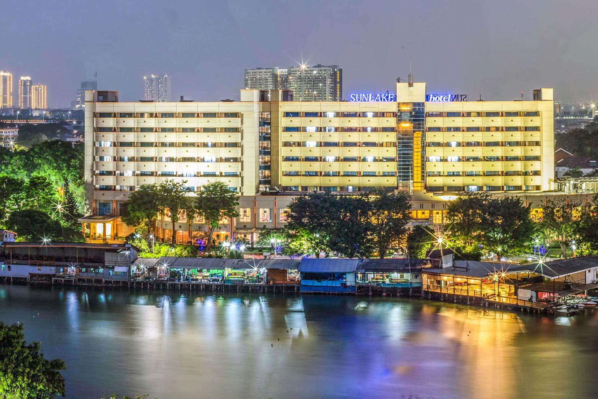 Sunlake Waterfront Resort & Convention Джакарта Экстерьер фото